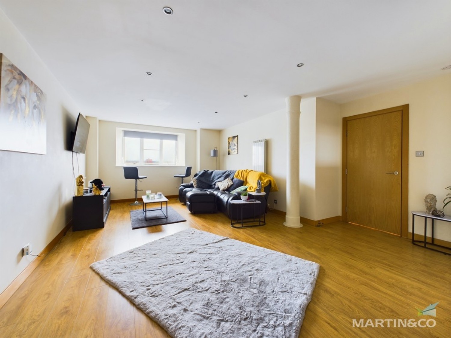 2 bedroom Flat for Sale East Float Quay, Dock Road