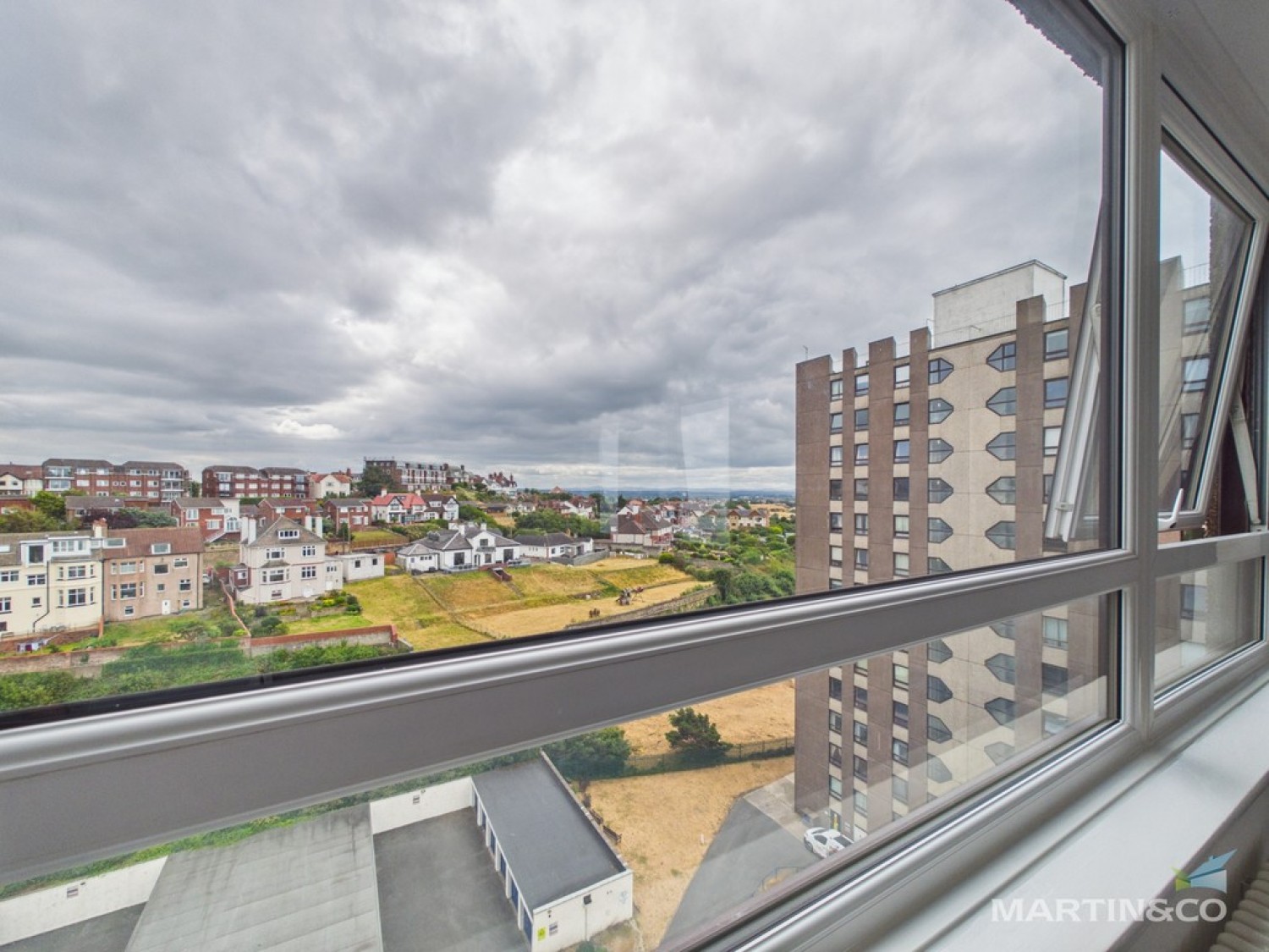 2 bedroom Flat for Letting The Cliff , Wallasey