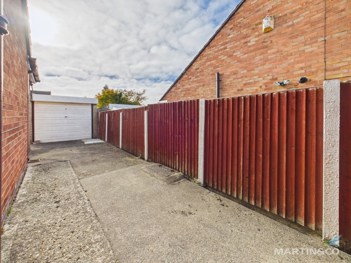Sunningdale , Bromborough, Wirral