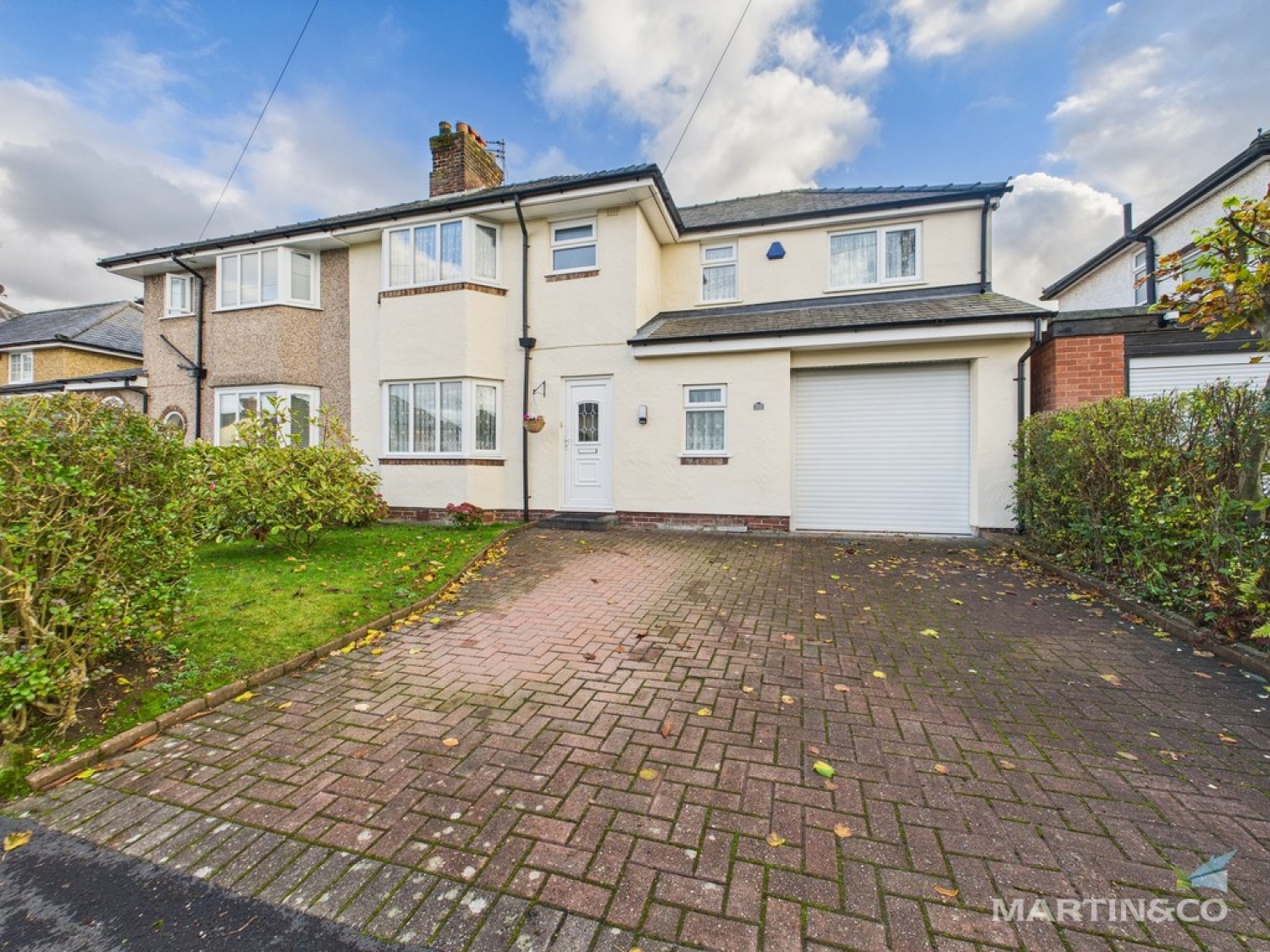 4 bedroom House for Sale Parkfield Road, Bebington