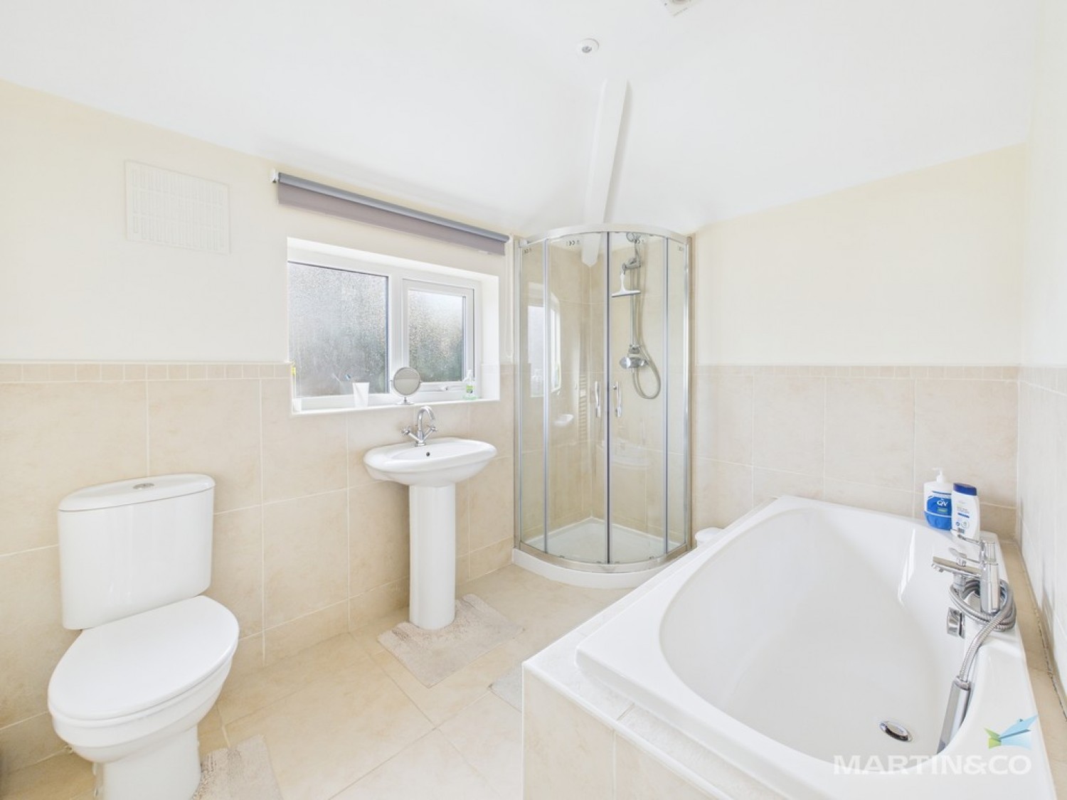 4 bedroom House for Sale Parkfield Road, Bebington