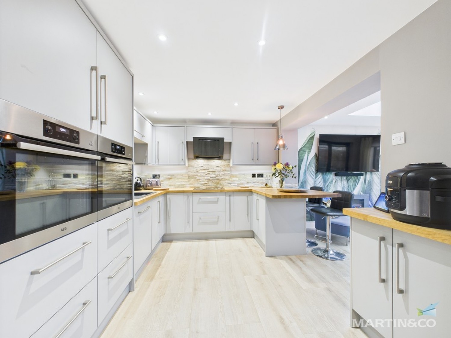 4 bedroom House in Hawksmore Close, Saughall Massie