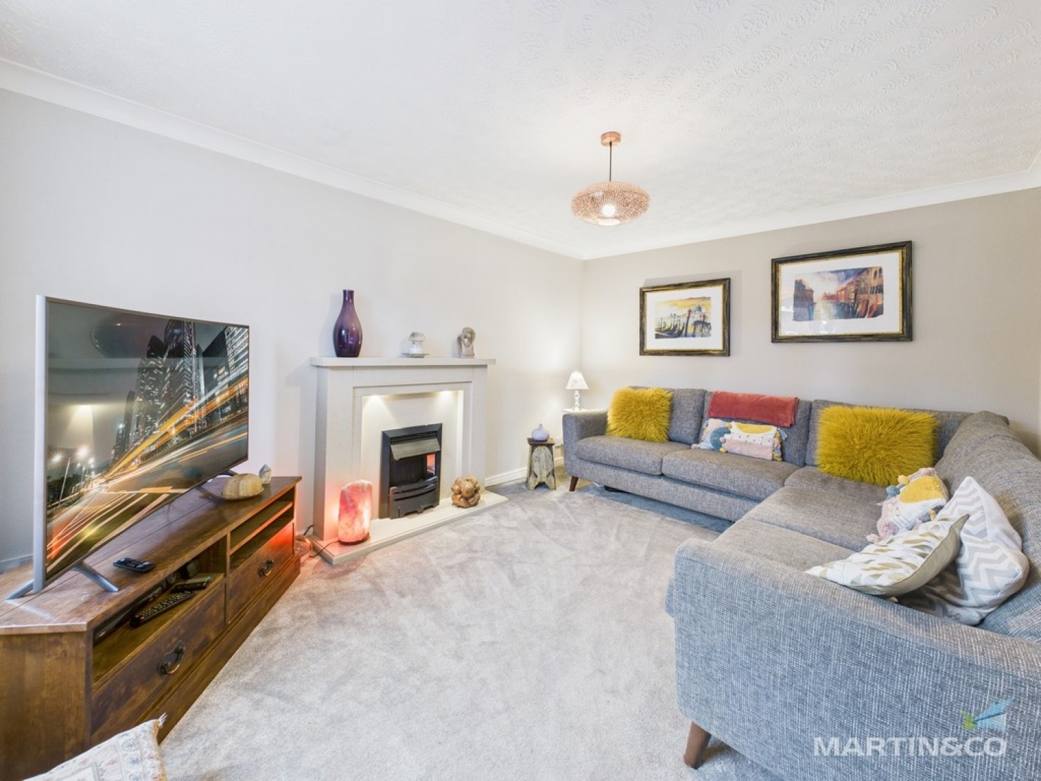 4 bedroom House in Hawksmore Close, Saughall Massie