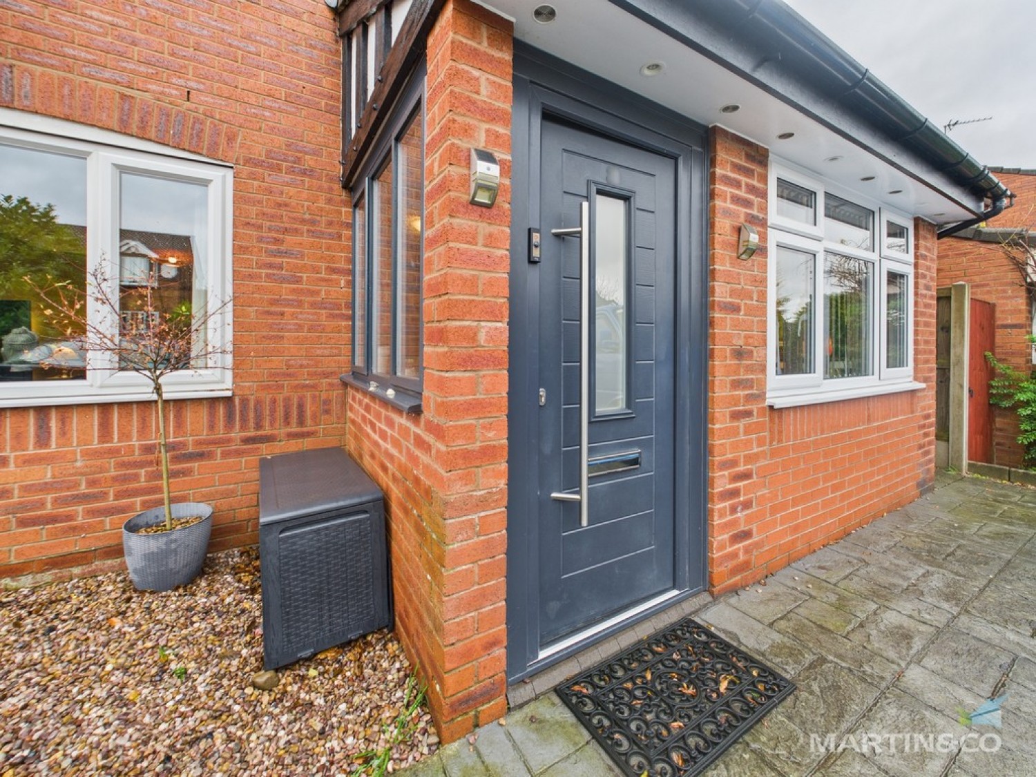 4 bedroom House in Hawksmore Close, Saughall Massie