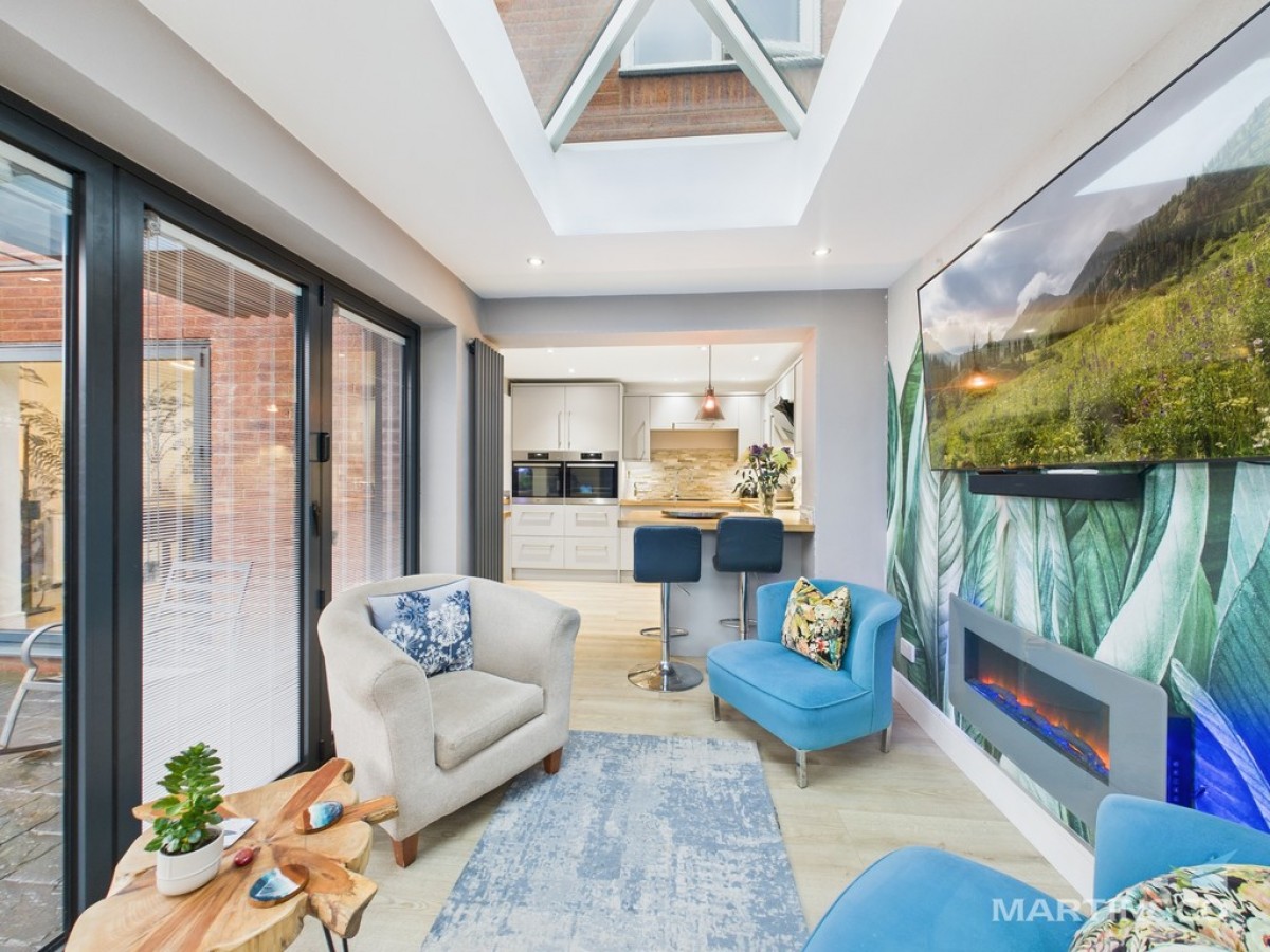 Hawksmore Close, Saughall Massie