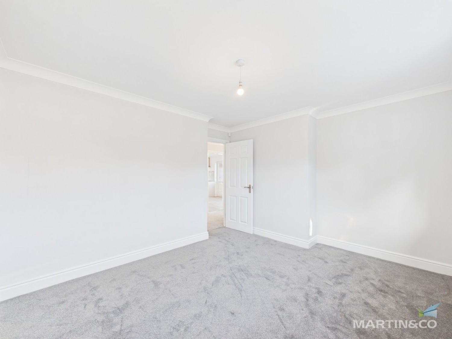 2 bedroom Bungalow for Letting Willaston Road, Moreton, Wirral