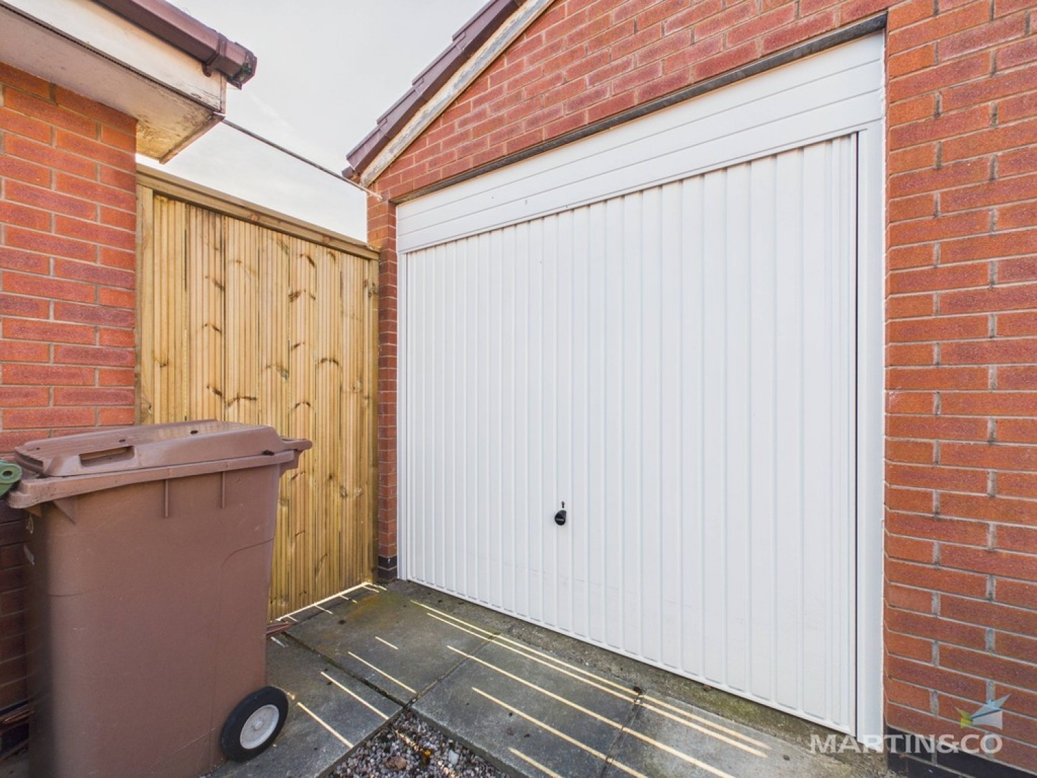 2 bedroom Bungalow for Letting Willaston Road, Moreton, Wirral