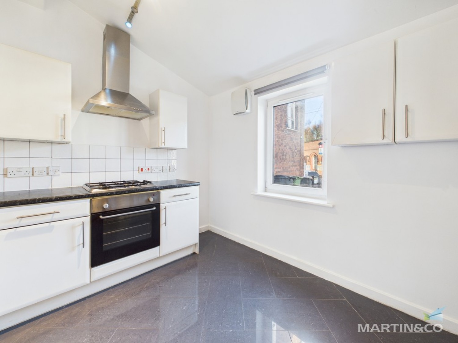 2 bedroom Flat in Old Chester Road , Birkenhead