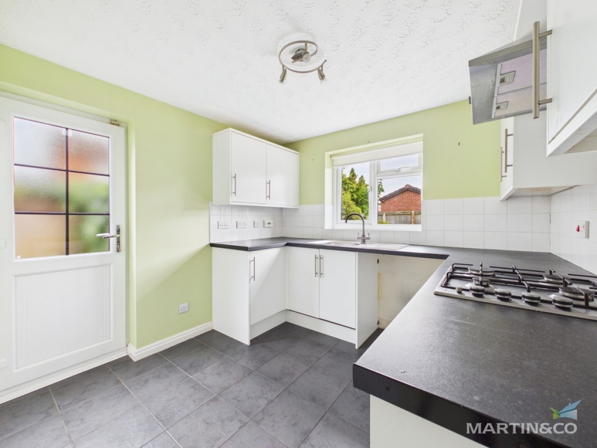 Ebony Close, Moreton