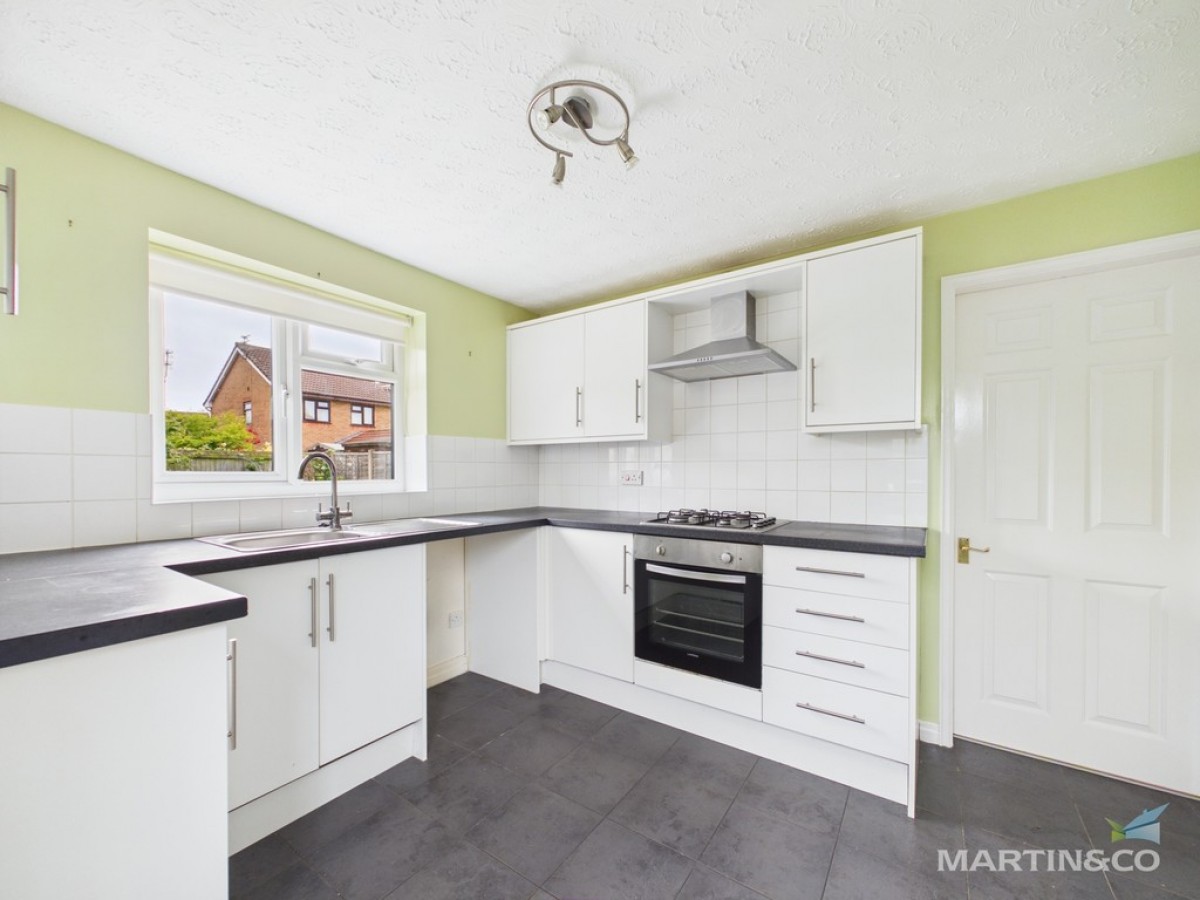 Ebony Close, Moreton