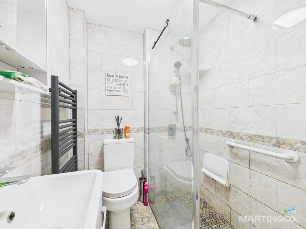 Bromborough Road , Bebington