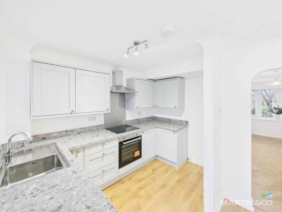 17 Alnwick Drive, Moreton