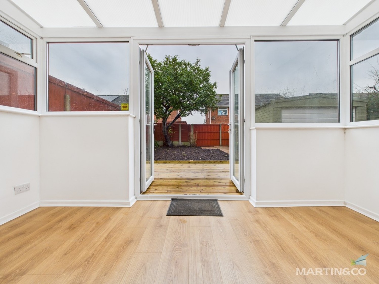 17 Alnwick Drive, Moreton