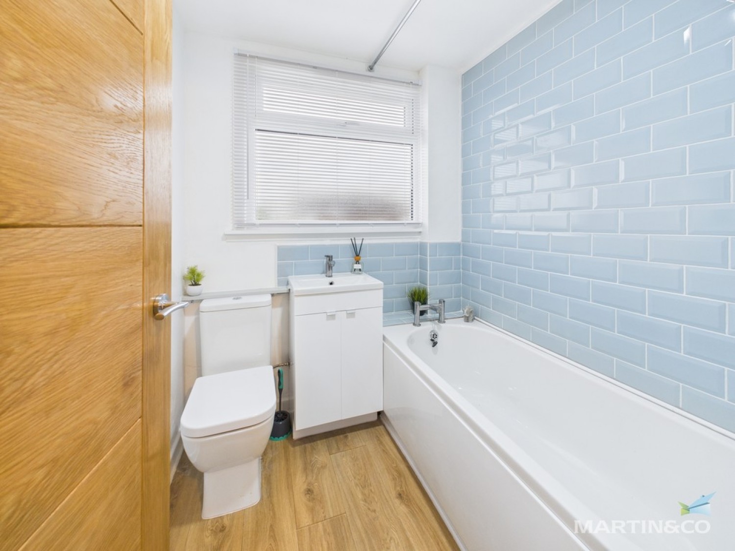 17 Alnwick Drive, Moreton