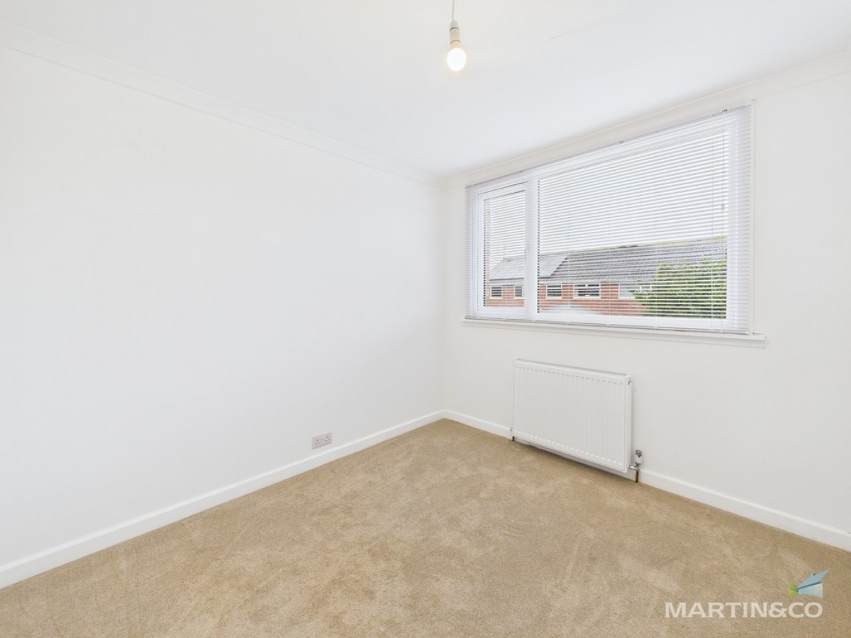 17 Alnwick Drive, Moreton