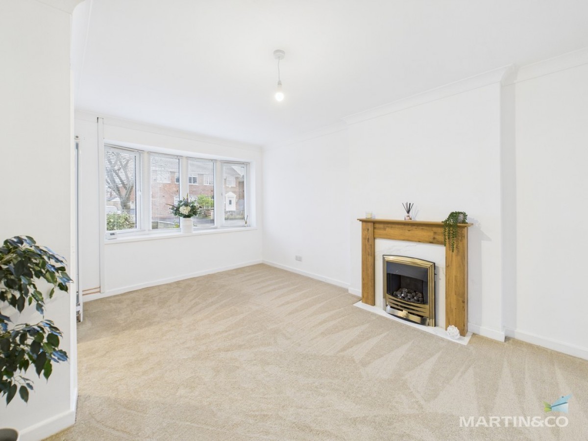 17 Alnwick Drive, Moreton