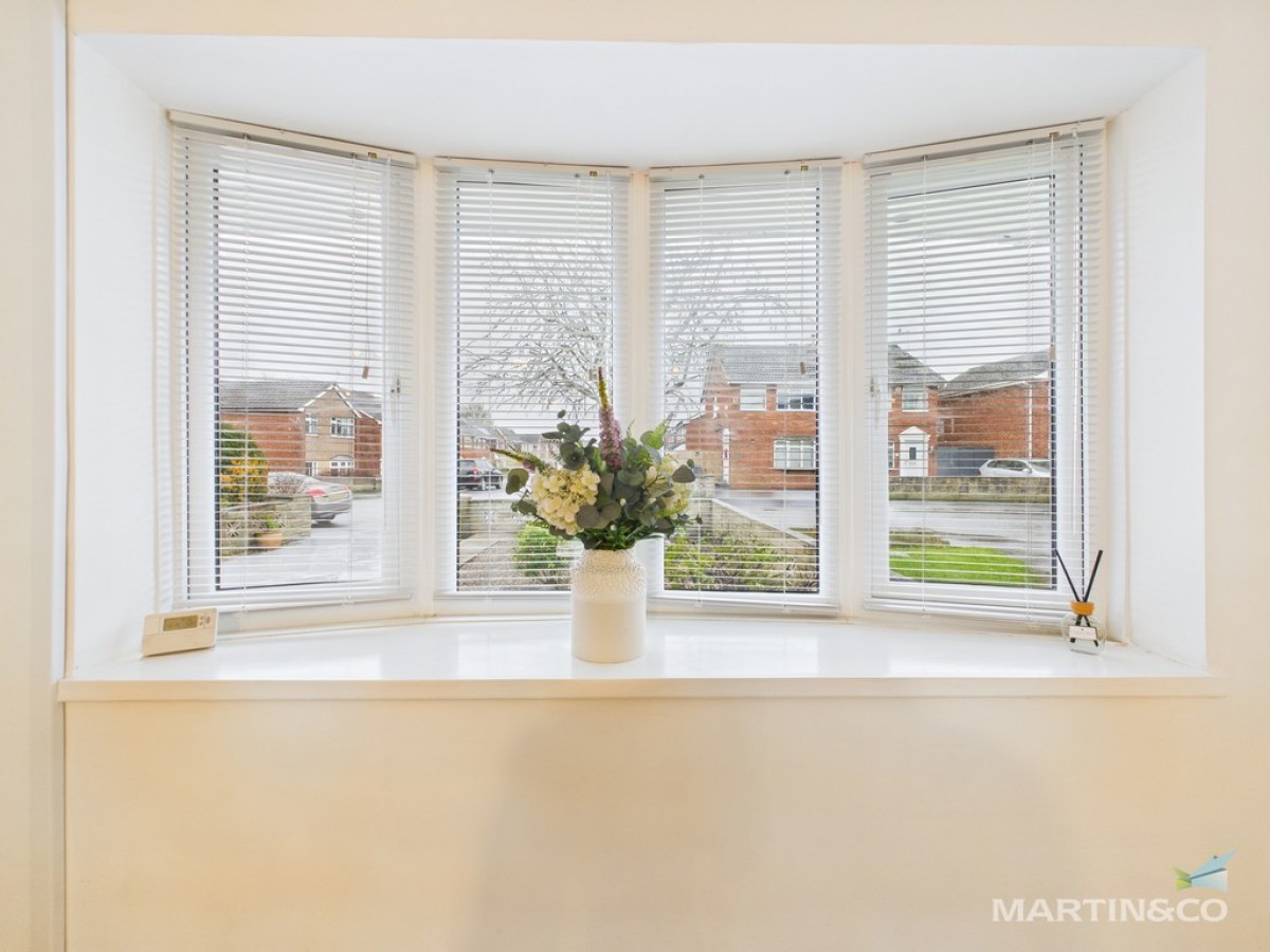 17 Alnwick Drive, Moreton