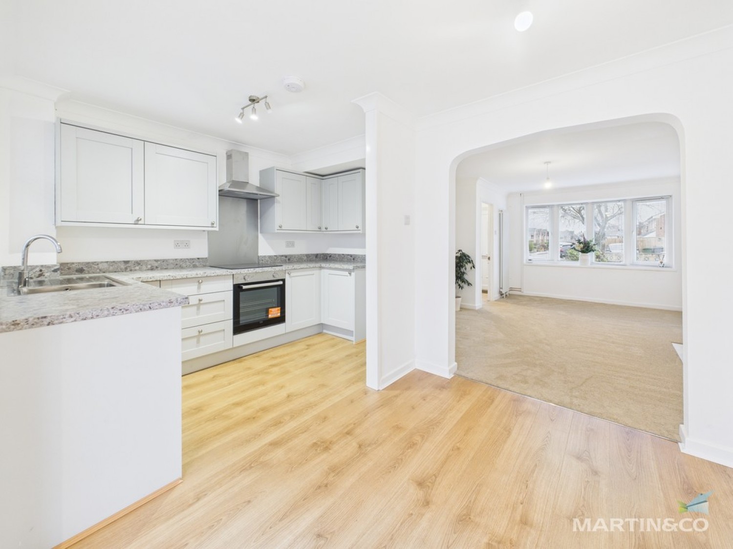 17 Alnwick Drive, Moreton