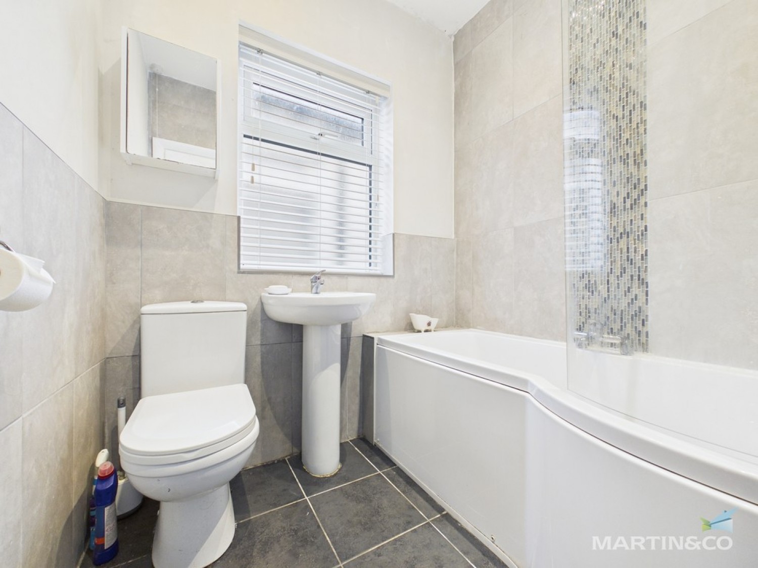 2 bedroom Bungalow for Sale Douglas Drive, Moreton, Wirral