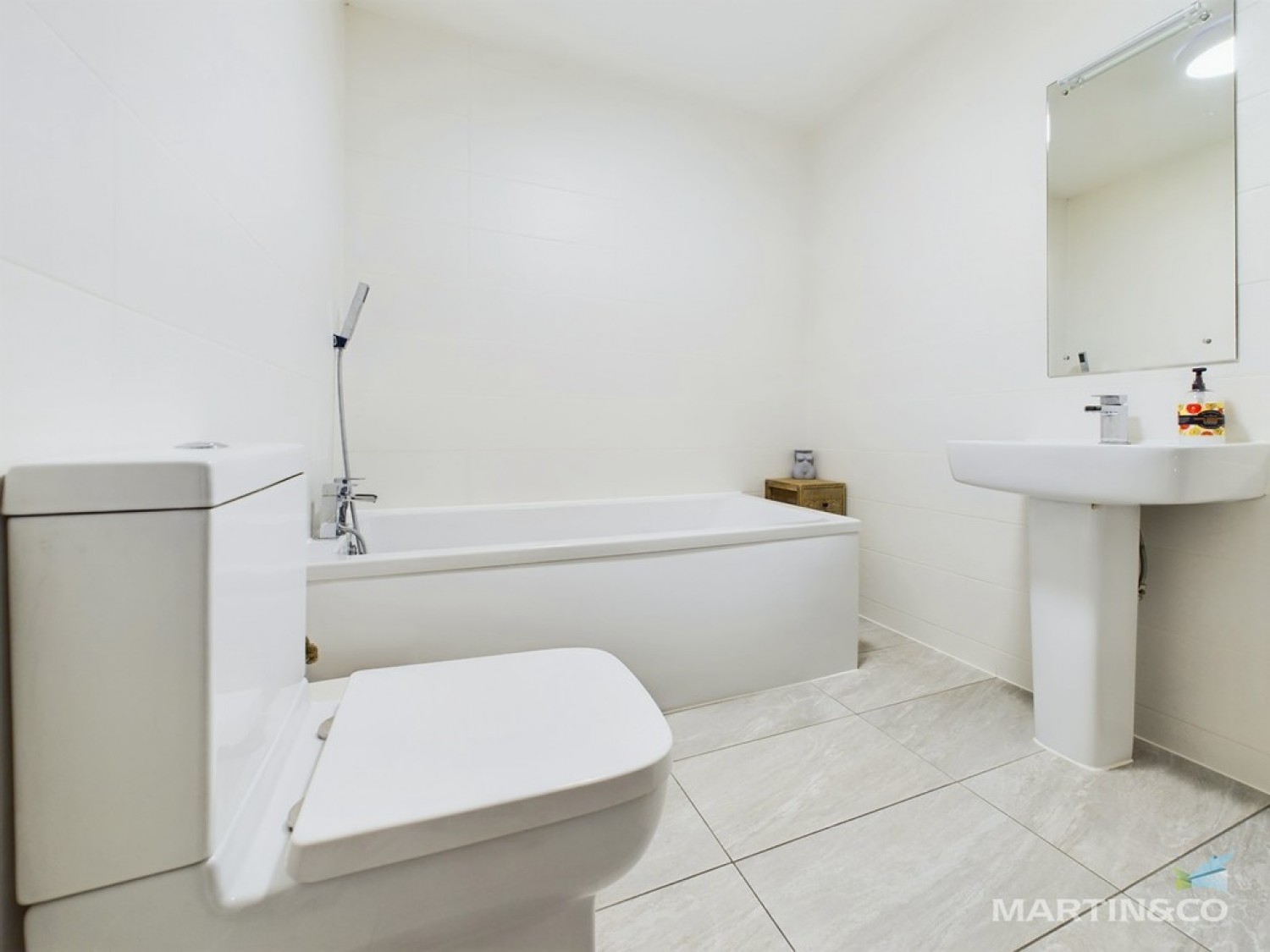 2 bedroom Flat for Sale Apartment 2 Miller House, 2a Church Road