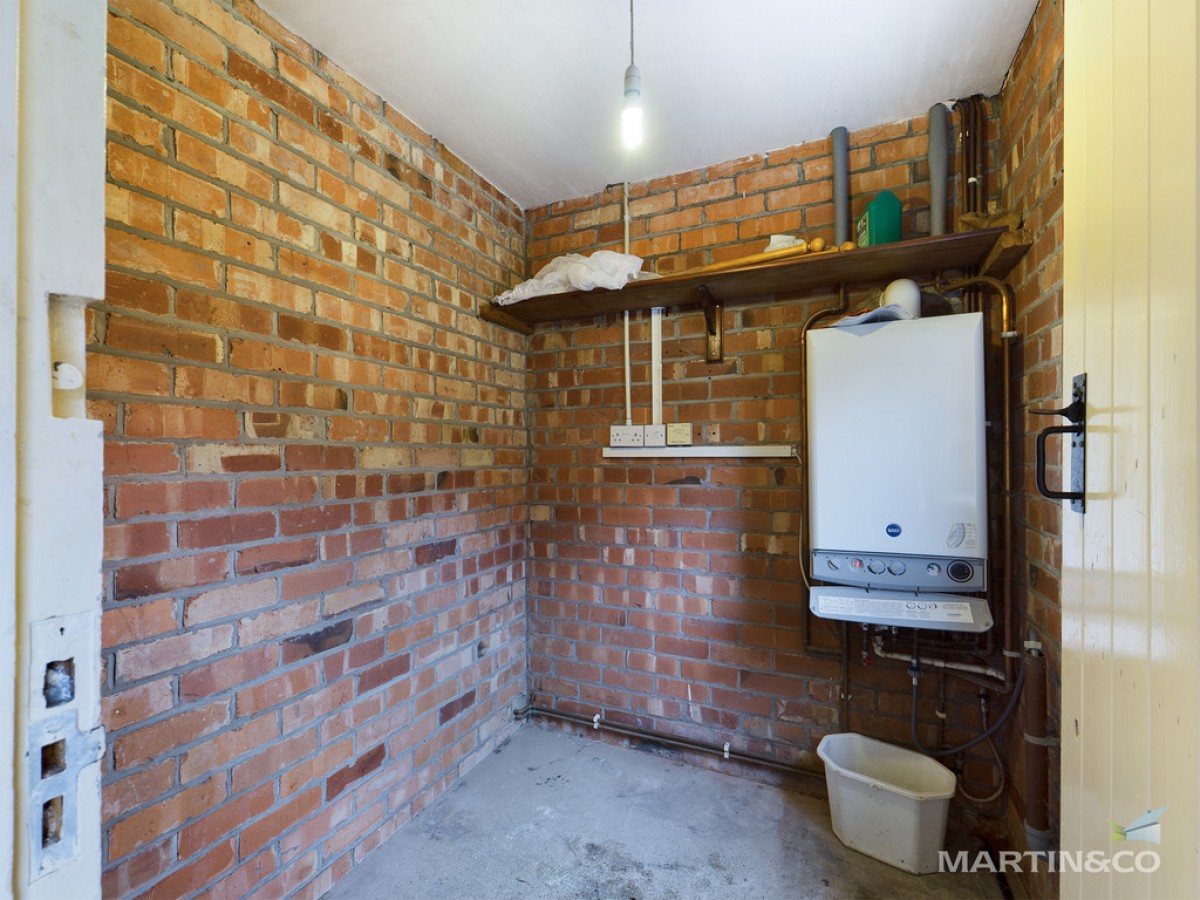 Leeswood Road, Woodchurch