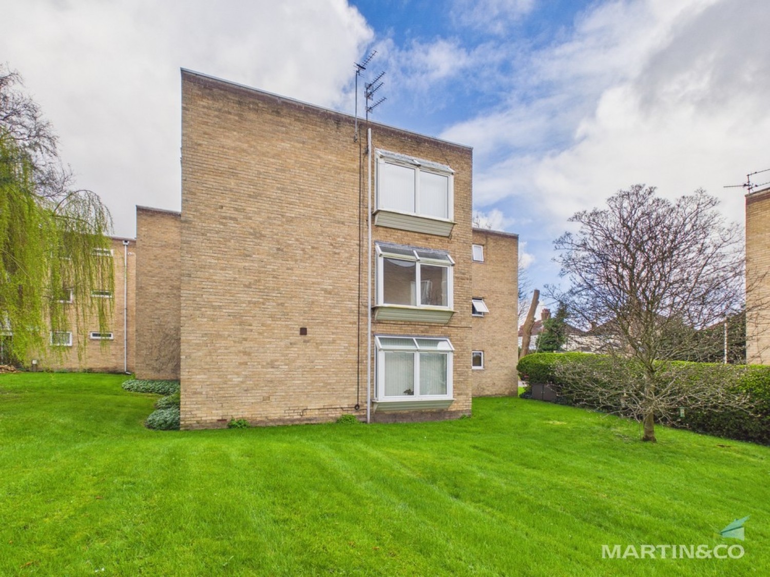 2 bedroom Flat for Sale Mount Way, Bebington