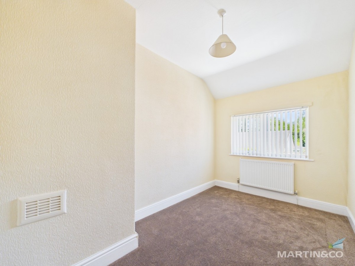 Liverpool Road , Neston