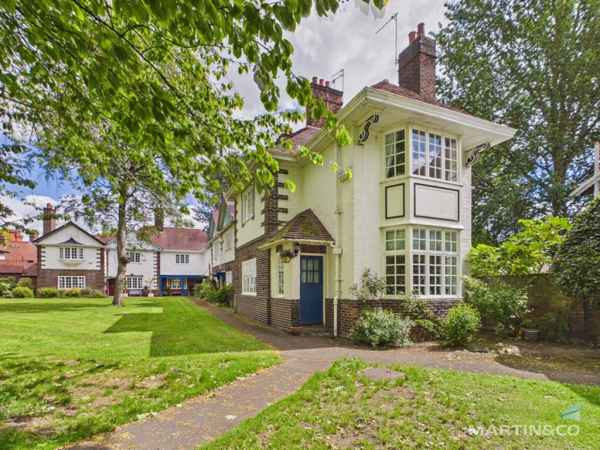 The Ginnel, Port Sunlight , Wirral