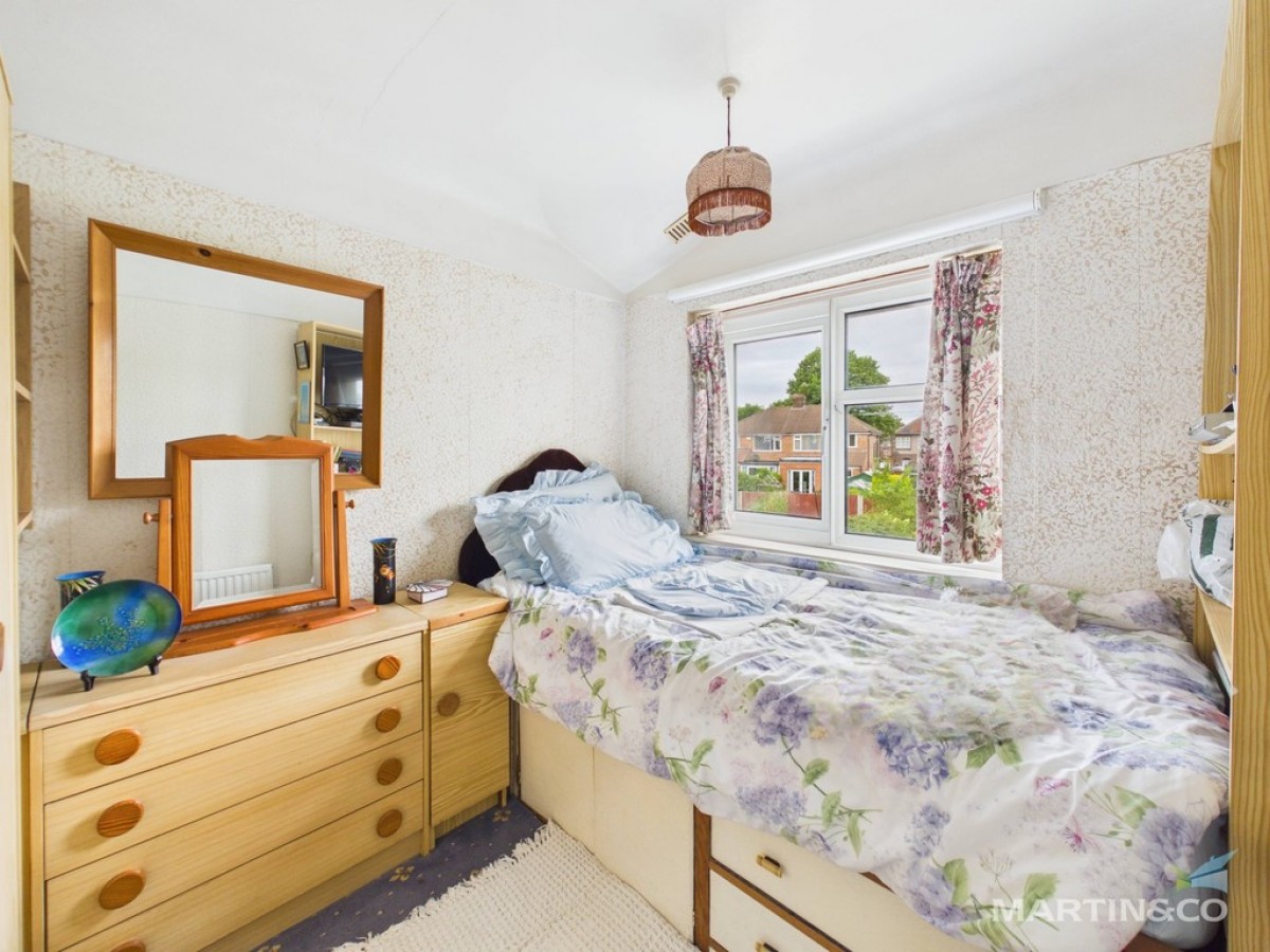 Holly Avenue, Bebington