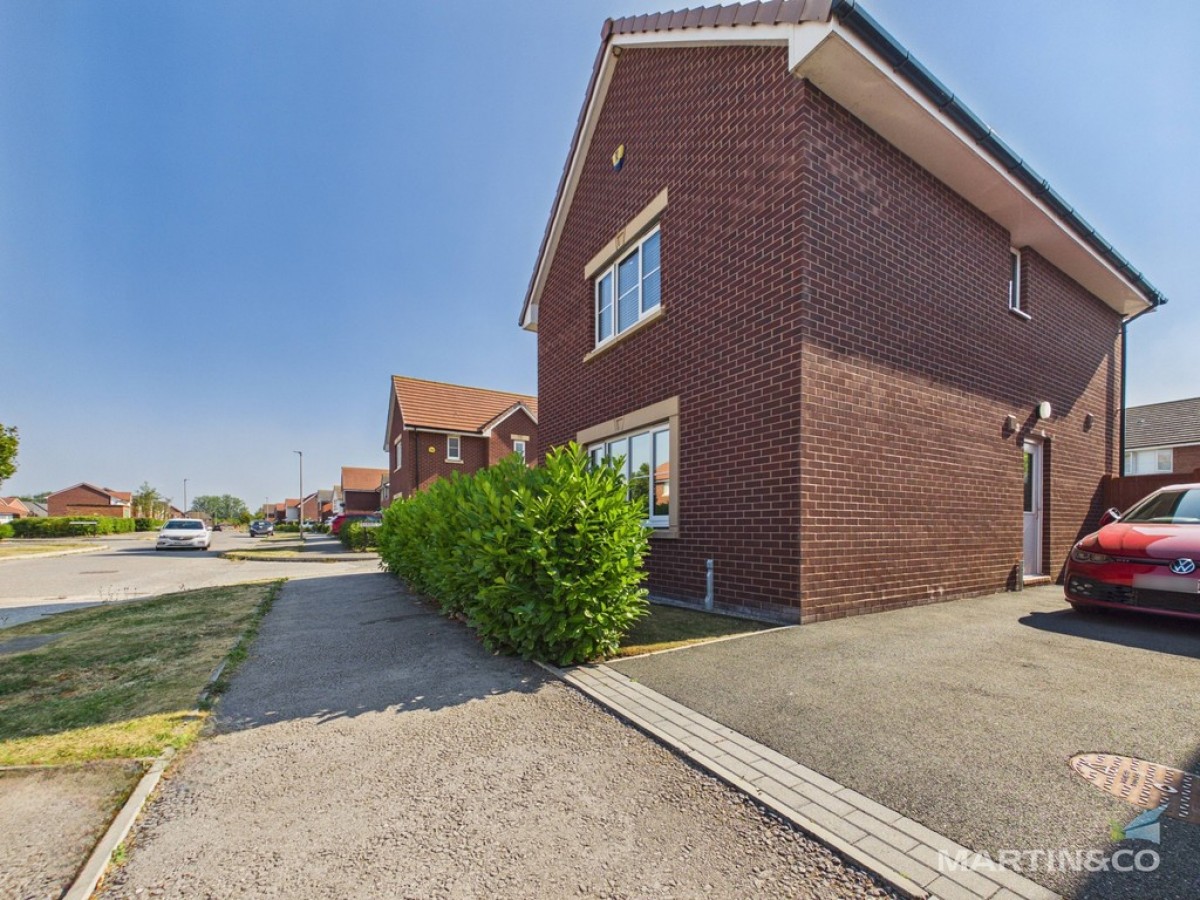 Barrel Court, Hooton
