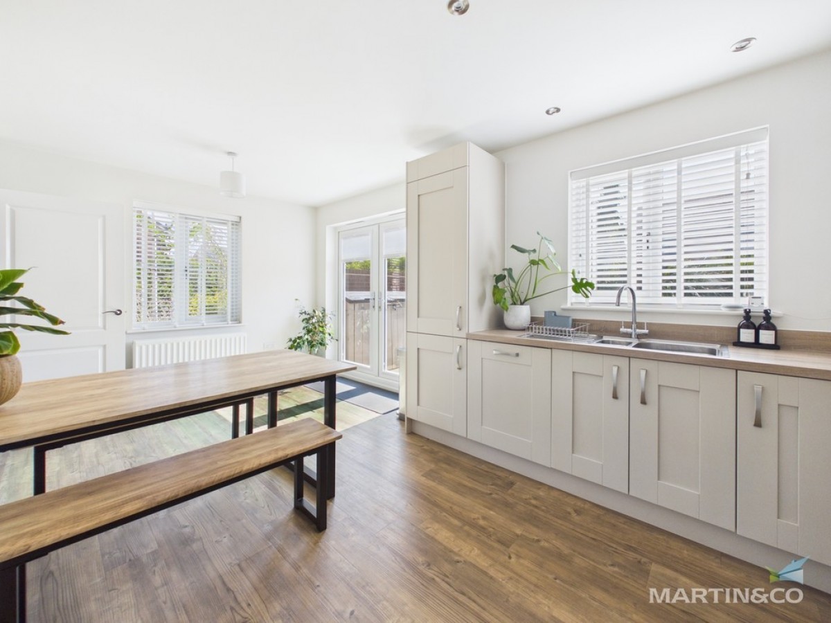 Barrel Court, Hooton