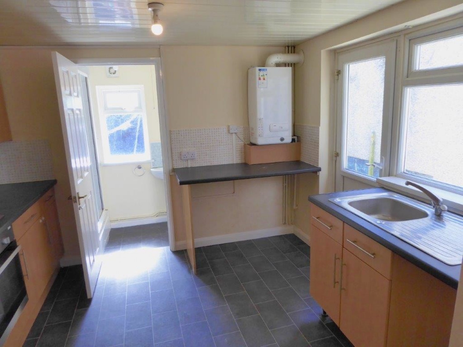 2 bedroom Flat for Letting Caerau Road, Ground Floor