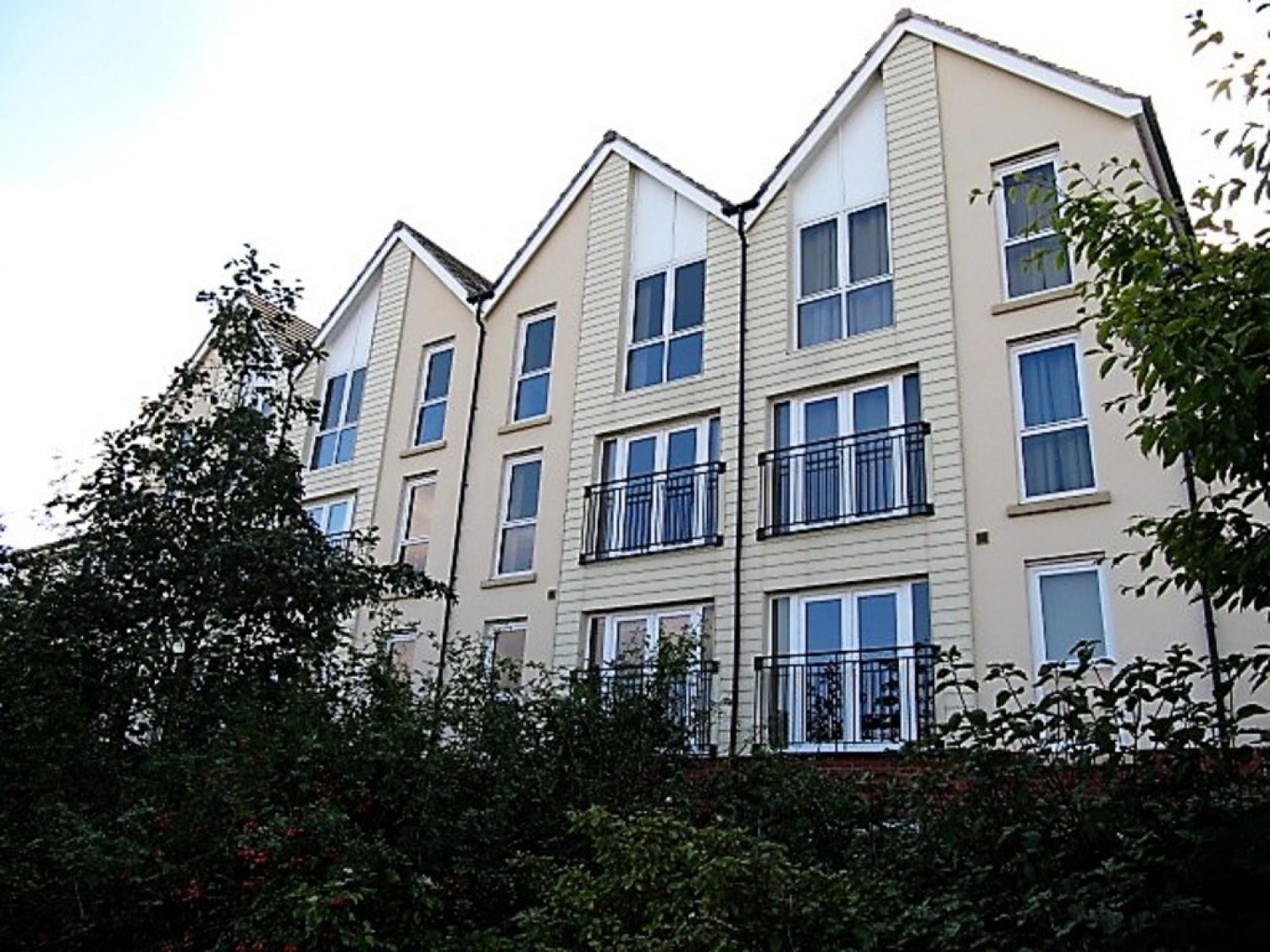 3 bedroom Flat for Letting Alicia Close , Alexandra Gate, Newport