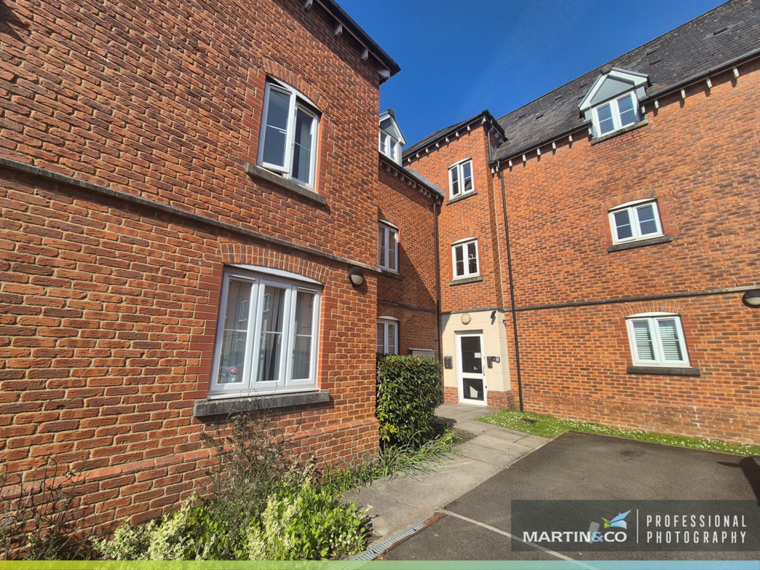 1 bedroom Flat for Letting Panama Court, Newport