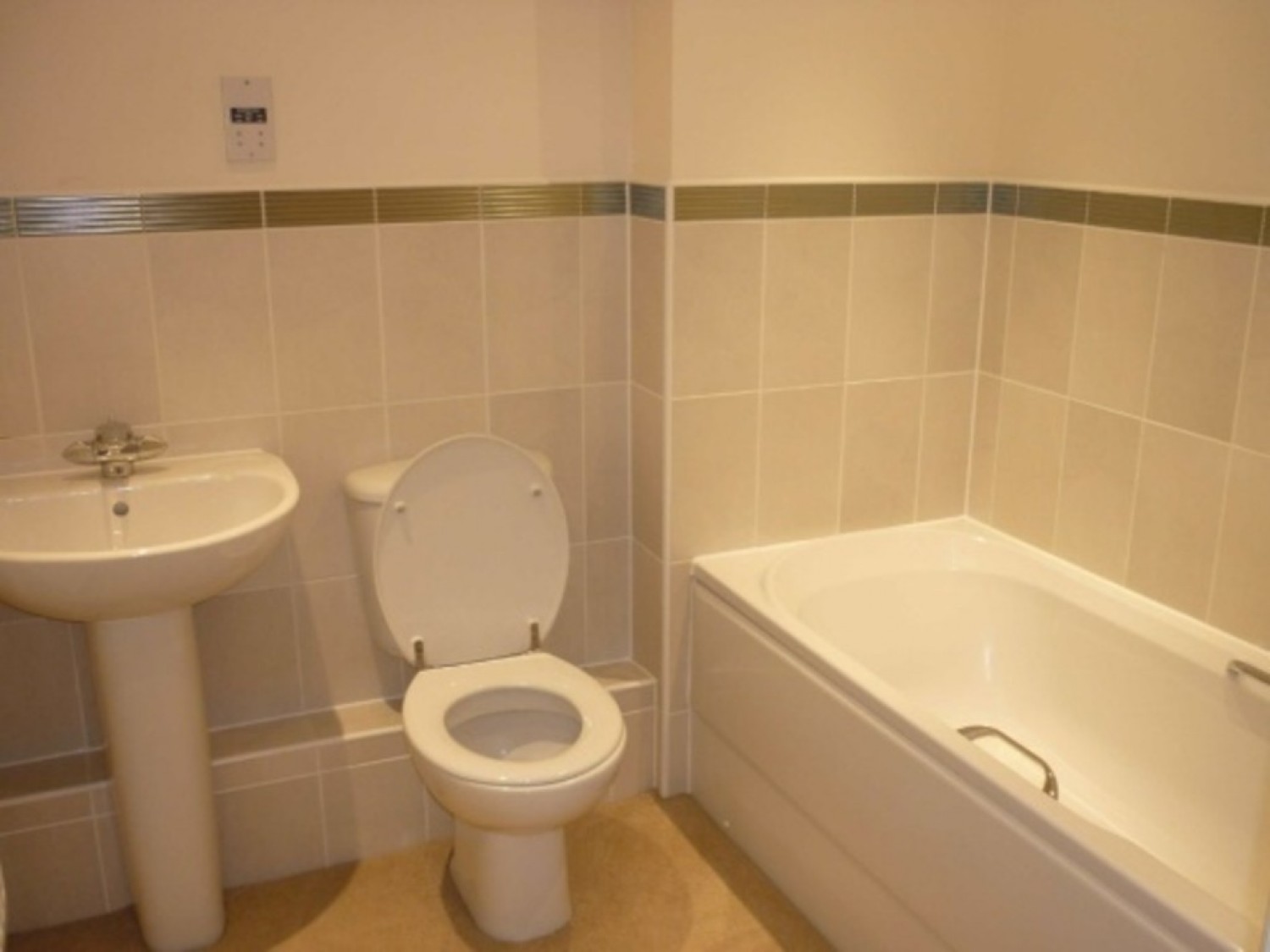 2 bedroom Flat for Letting Jovian Villas, Caerleon