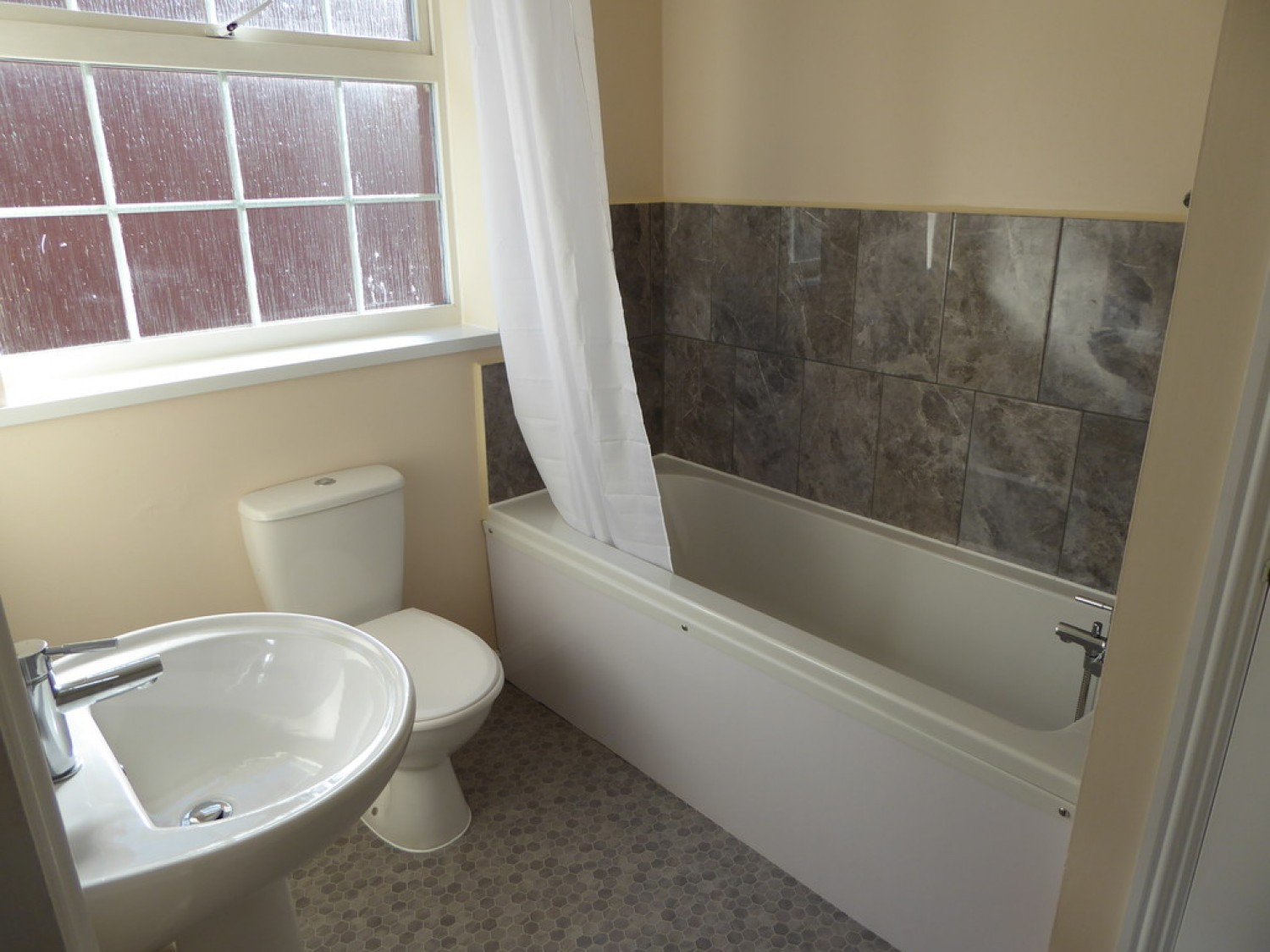 Clipper Close, The Moorings