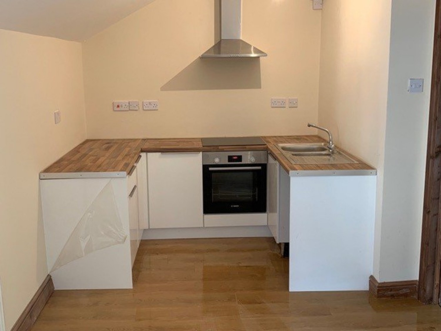 2 bedroom Flat for Letting Cardiff Road, Newport