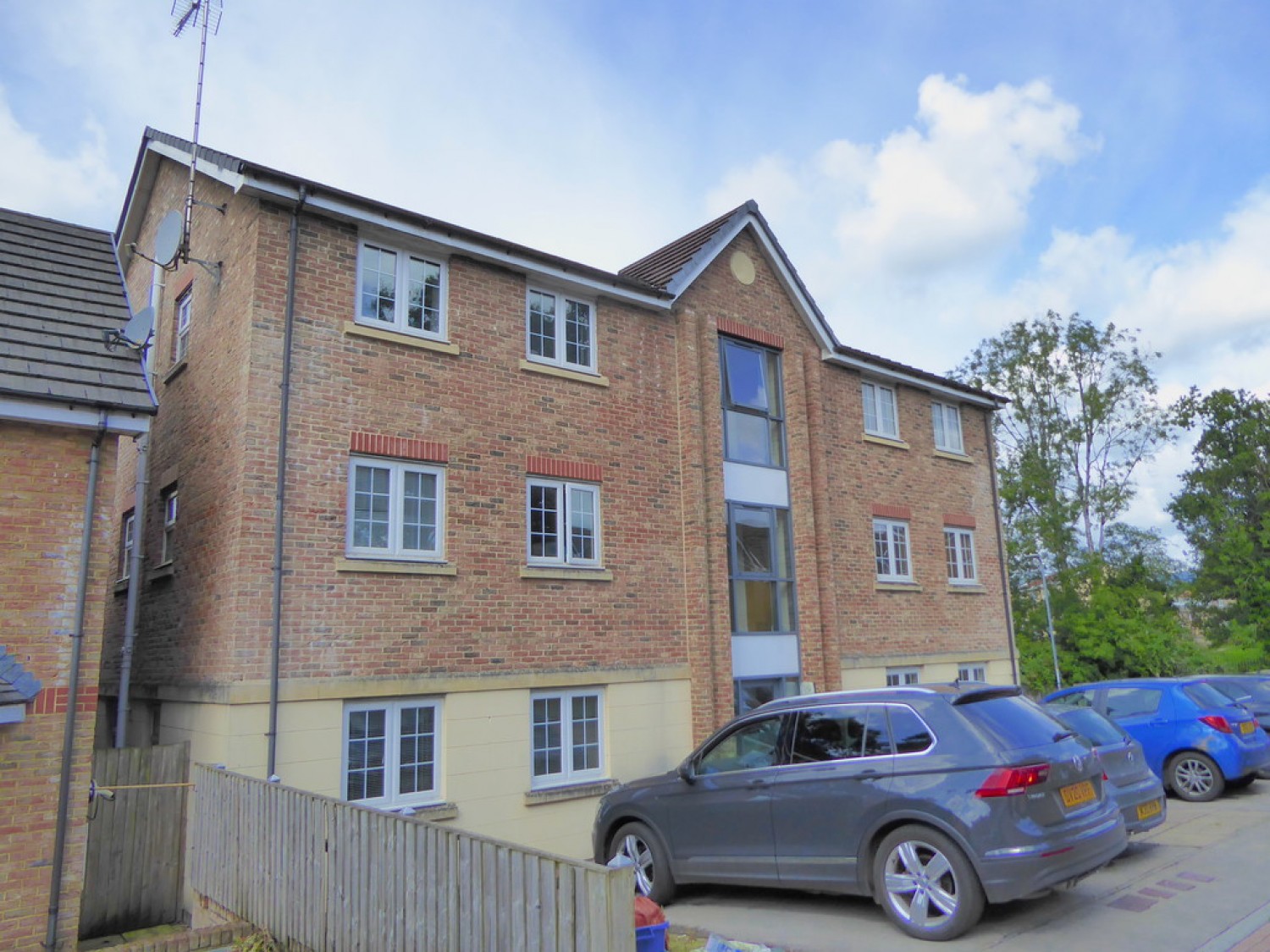 2 bedroom Flat for Sale Westfield Gardens, Newport