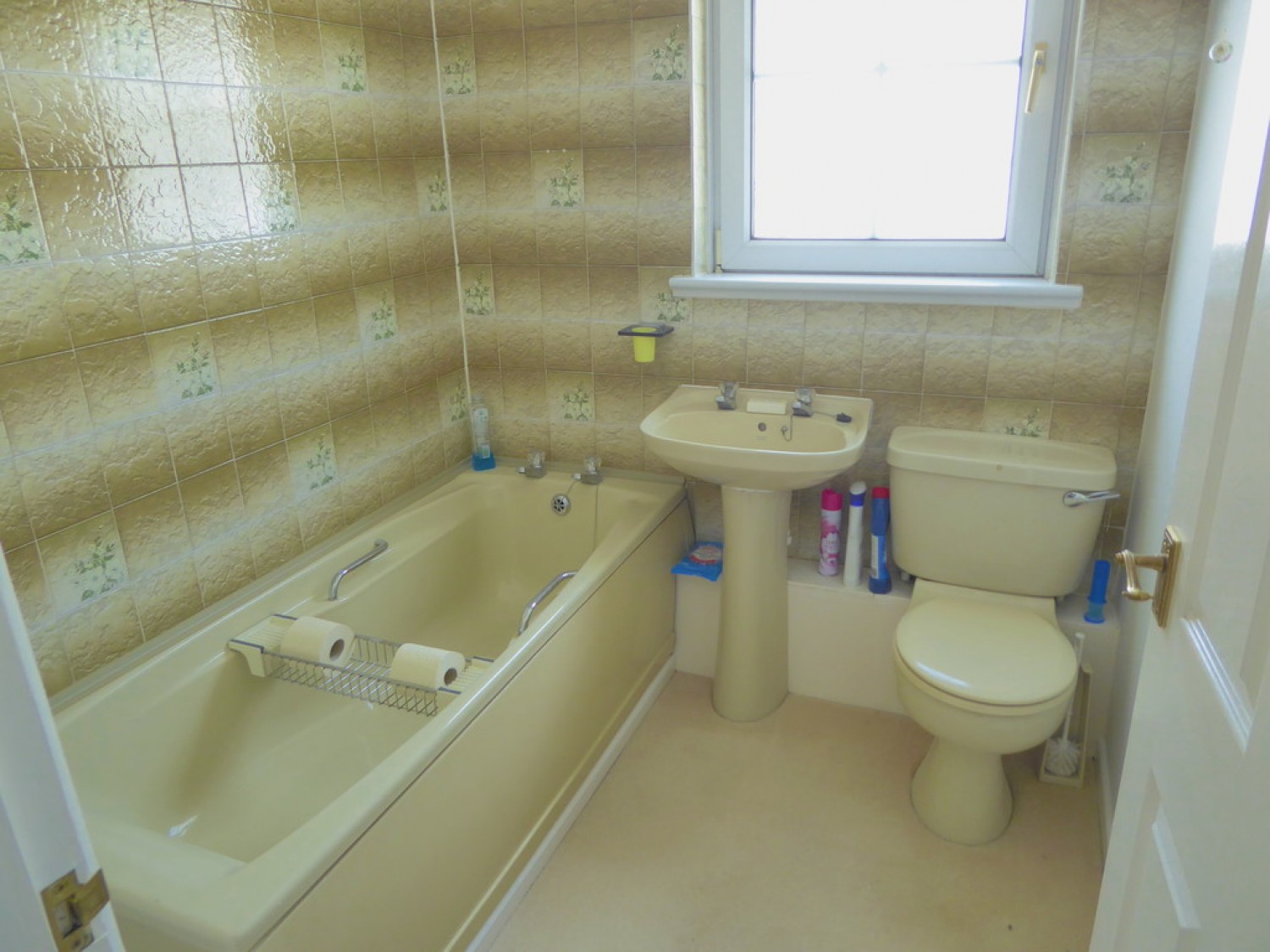 2 bedroom House for Letting Victoria Close, Newport, Newport