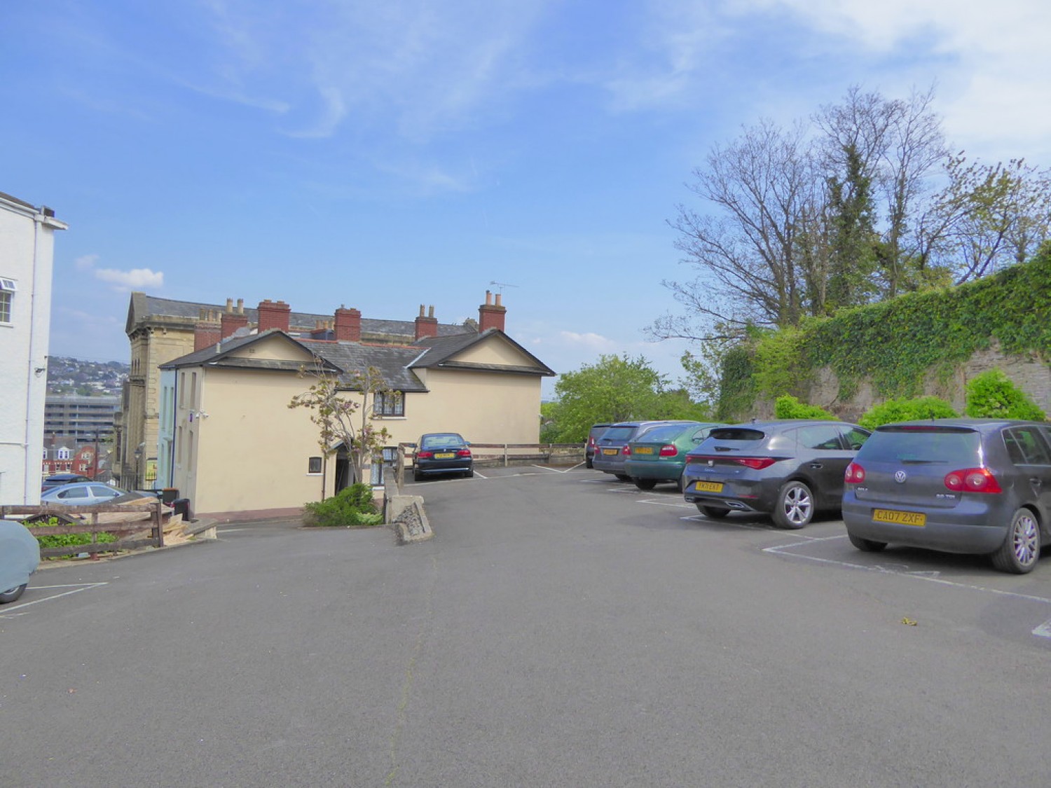 2 bedroom House for Letting Victoria Close, Newport, Newport