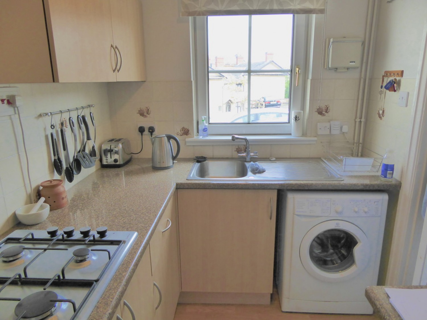 2 bedroom House for Letting Victoria Close, Newport, Newport