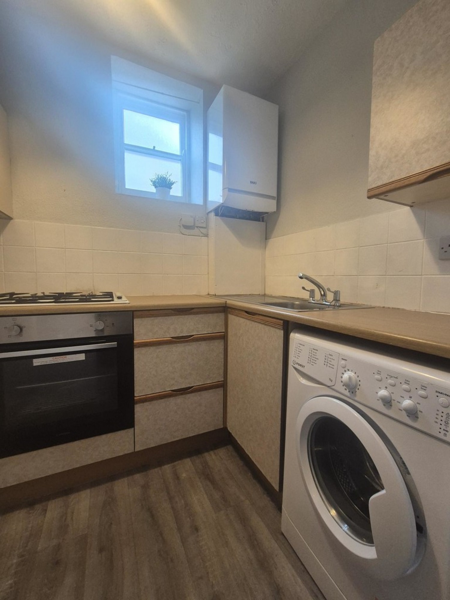 1 bedroom Flat for Letting Park Square, Newport, Newport