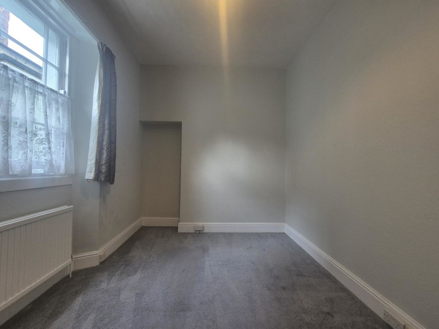 1 bedroom Flat for Letting Park Square, Newport, Newport