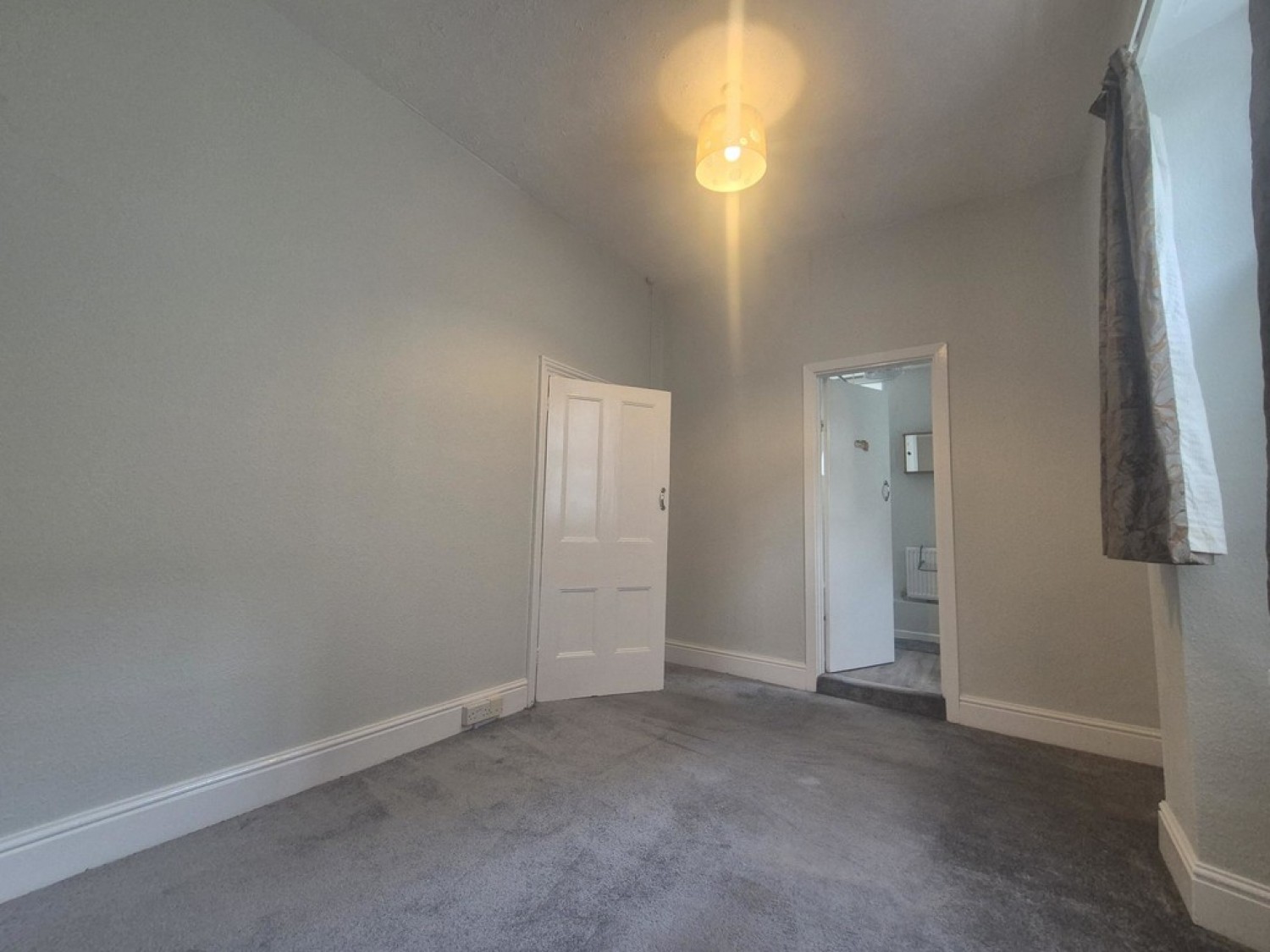 1 bedroom Flat for Letting Park Square, Newport, Newport