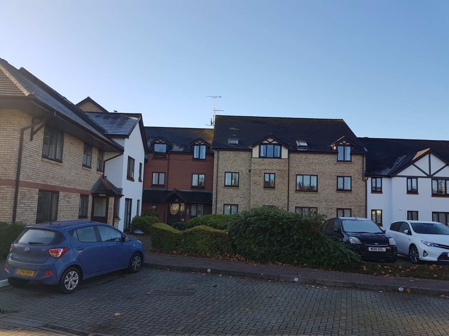 Hawthorn Gardens, Caerleon