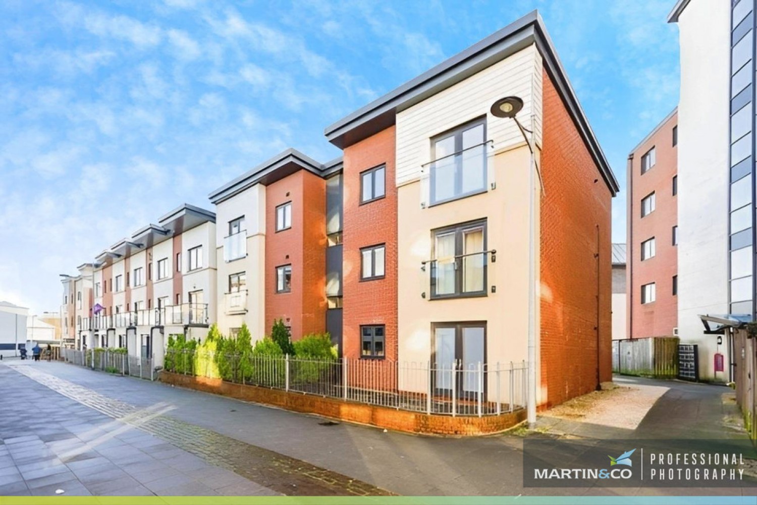 2 bedroom Flat for Sale Rockwood House, Millenium Walk