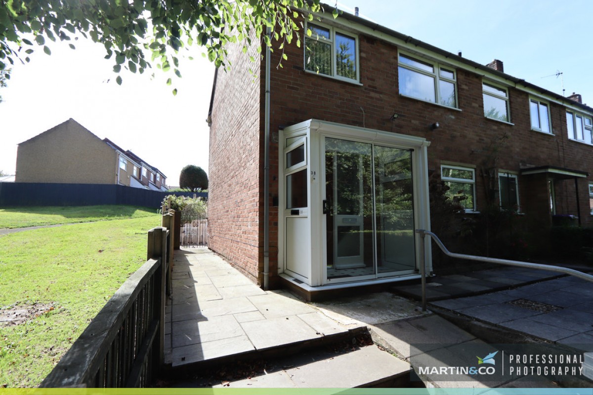 Nant Celyn Close, Pontnewydd