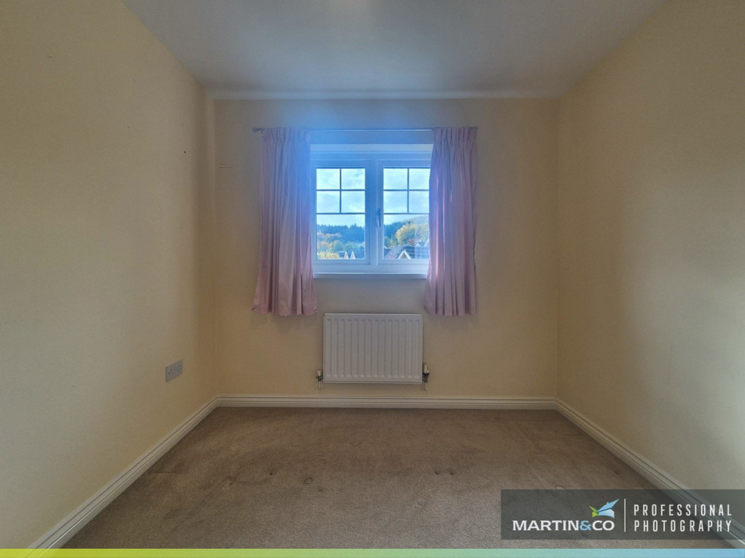 3 bedroom House in Camellia Avenue, Afon Village, Rogerstone