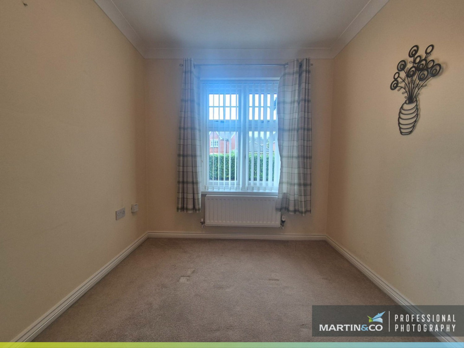 3 bedroom House in Camellia Avenue, Afon Village, Rogerstone