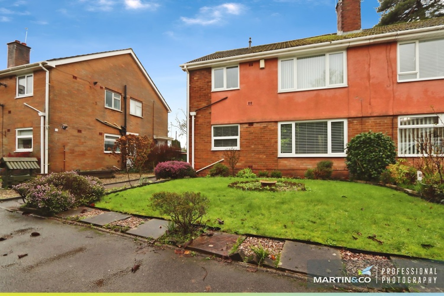 2 bedroom Flat in Rees Close, Newport